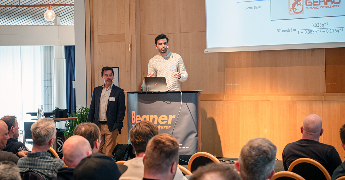 Muhammad Hassan presenting his research at ibaDay in Falun, 2023.